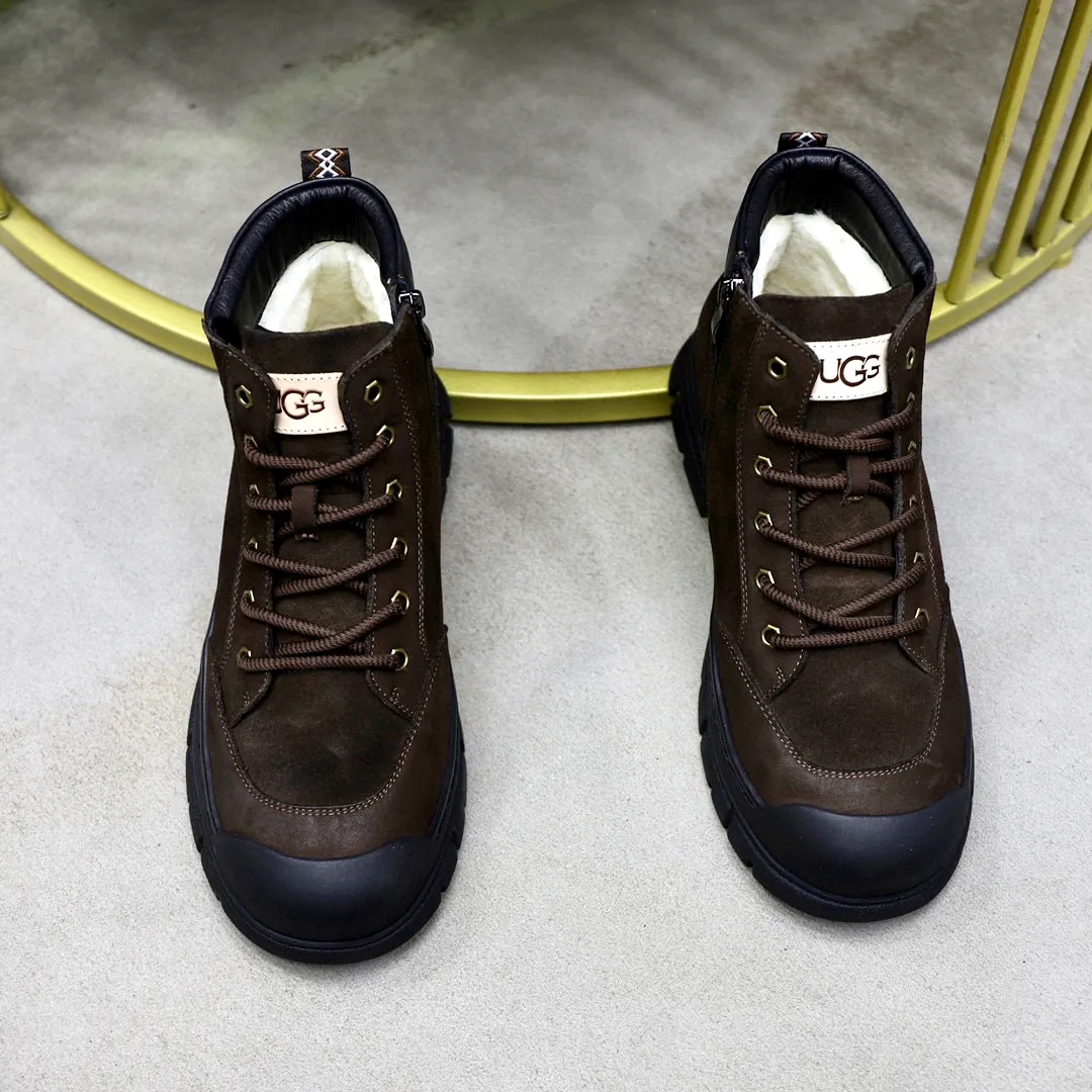 Ex-factory price: 640💰Thick wool imported from Australia Brand: UGG genuine purchasing agent Size: 38-44 Grade: Official website 1:1 Material: First layer of genuine leather waterproof and antifreeze upper Real wool lining Original non-slip soft wear-resistant outsole Style category: Men's casual shoes Trendy style Comfortable on the feet Color: Official website color synchronization